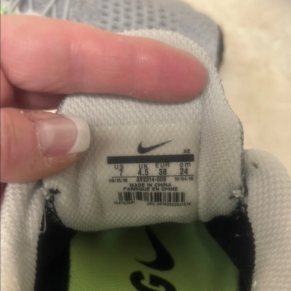 Nike Zoom Pegasus 35 Flyease Gray and Pink Athletic Shoes with Breathable Mesh - Picture 11 of 11